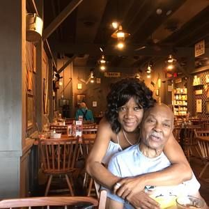 Meet your Posher, Debora